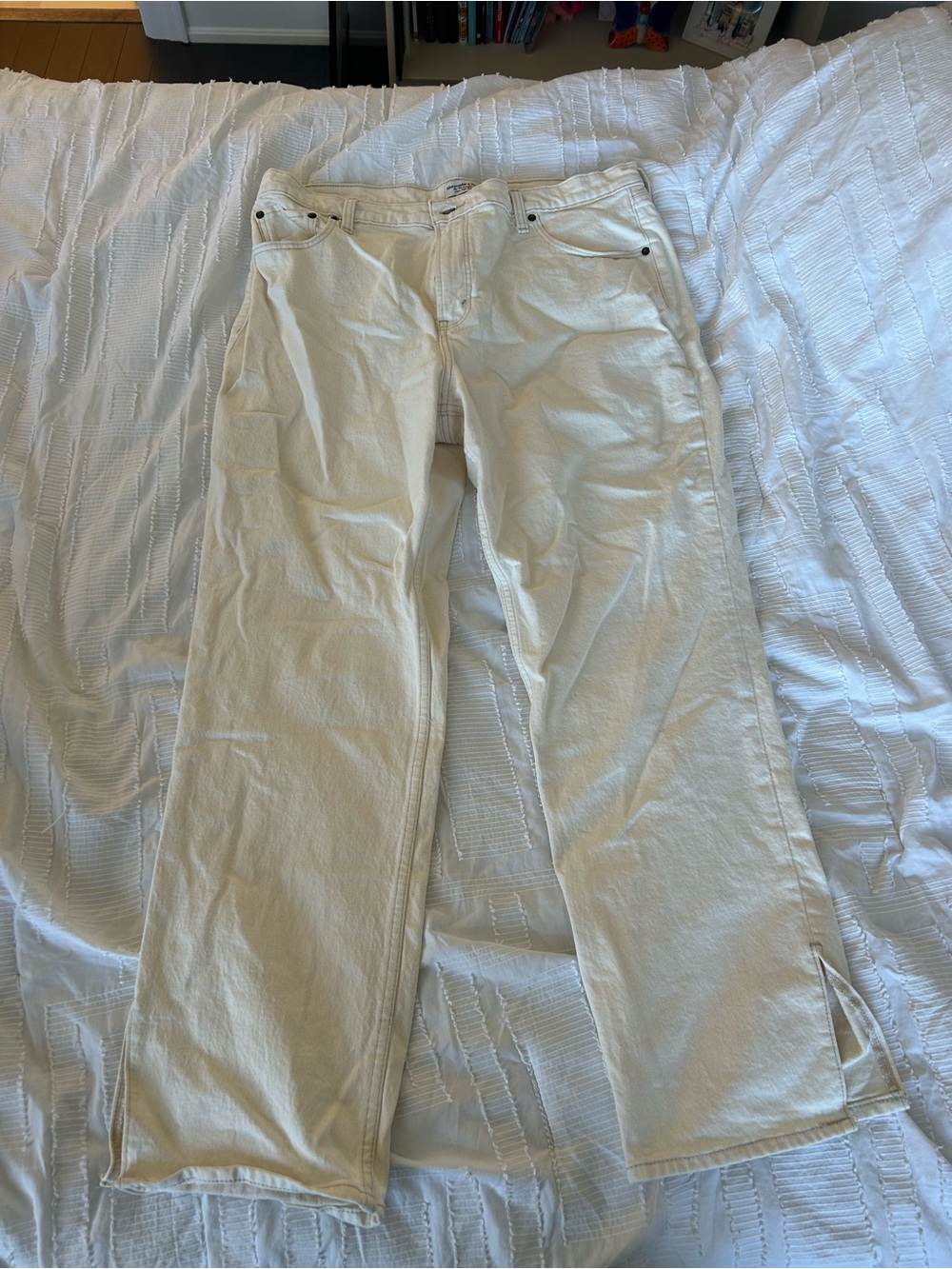 Classic Women's White Jeans - Abercrombie - SHORT length